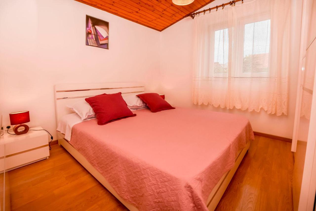 Apartment Mira Primosten Room photo