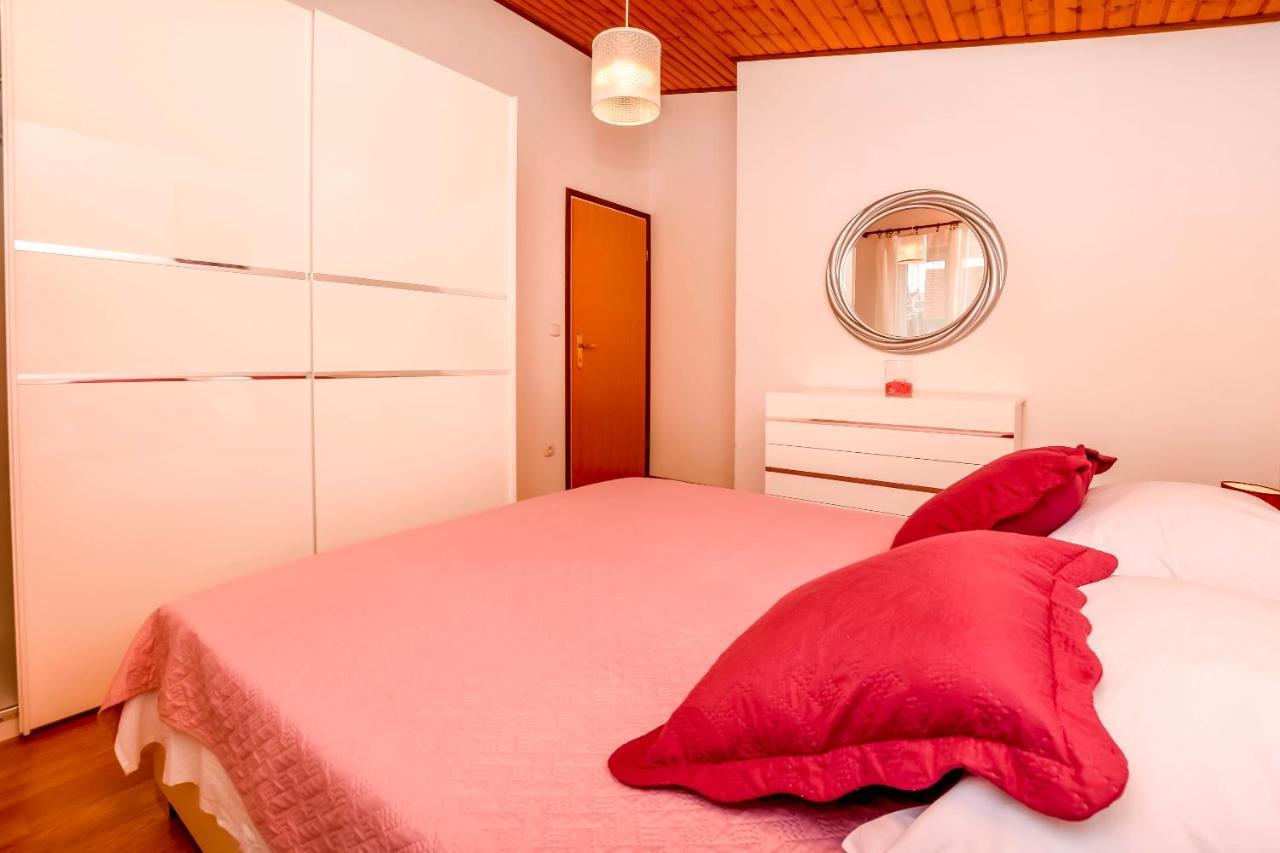 Apartment Mira Primosten Room photo